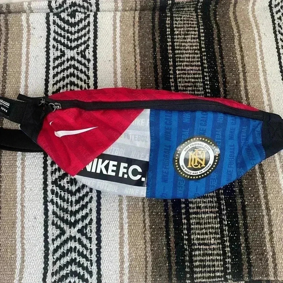 Unisex Nike Football Club FC Cross Body Fanny Pack - Picture 1 of 5